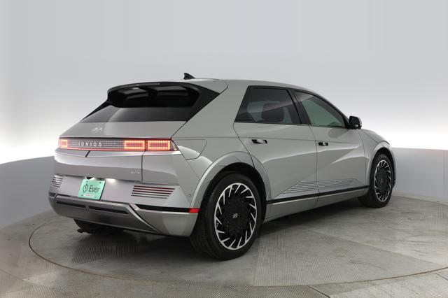 2023 Hyundai IONIQ 5 — photo 2 of 27
