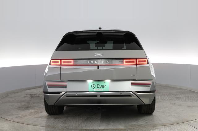 2023 Hyundai IONIQ 5 — photo 9 of 27