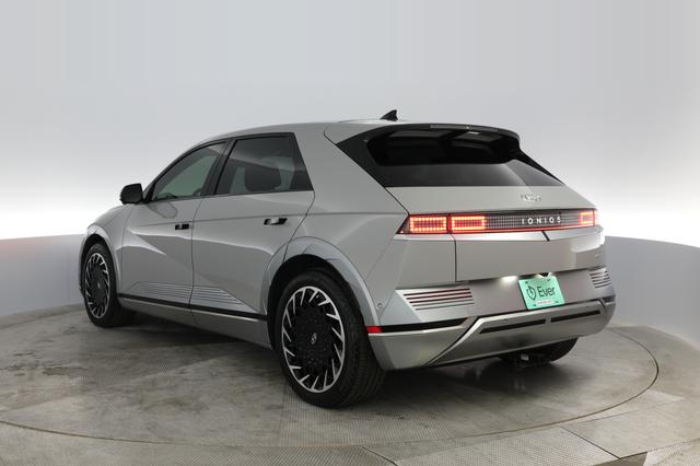 2023 Hyundai IONIQ 5 — photo 10 of 27