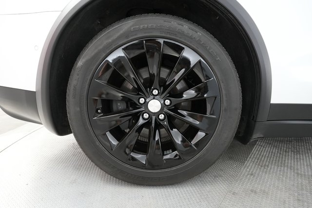 2019 Tesla Model X — photo 14 of 39