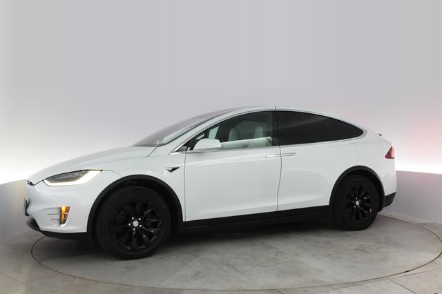 2019 Tesla Model X — photo 10 of 39