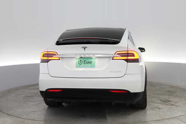 2019 Tesla Model X — photo 8 of 39