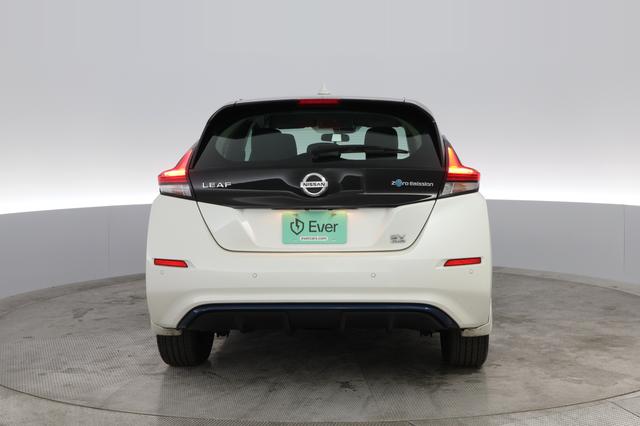 2020 Nissan LEAF — photo 6 of 8