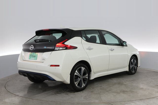 2020 Nissan LEAF — photo 5 of 8