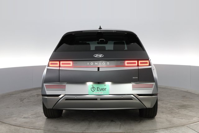 2022 Hyundai IONIQ 5 — photo 6 of 8