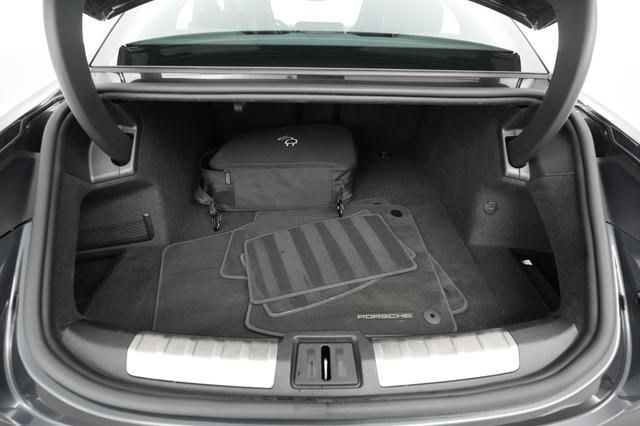 2021 Porsche Taycan — photo 6 of 31
