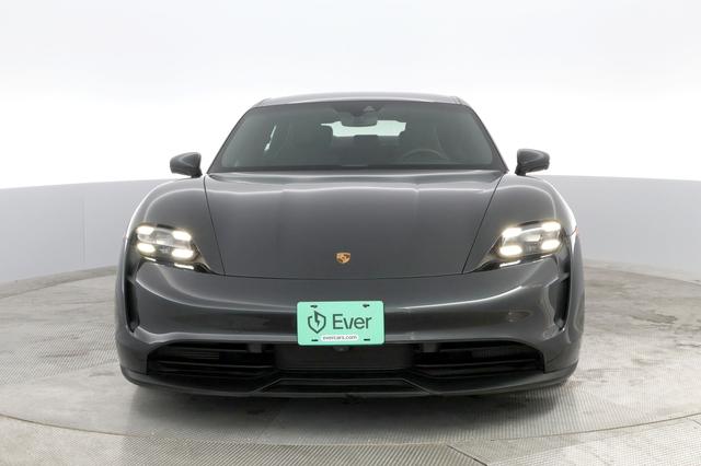 2021 Porsche Taycan — photo 9 of 31