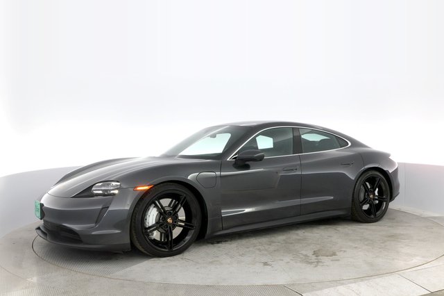 2021 Porsche Taycan — photo 14 of 31