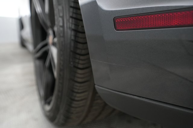 2021 Porsche Taycan — photo 27 of 31