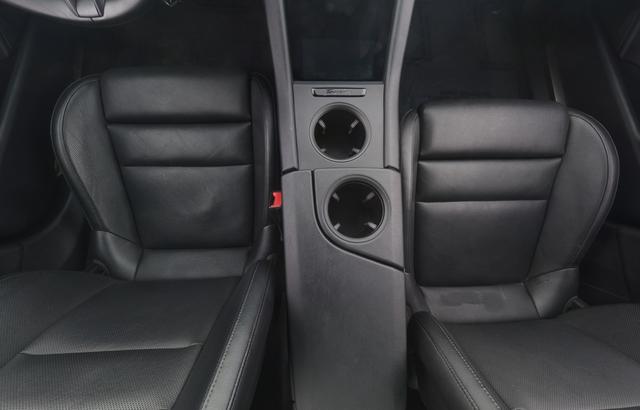 2021 Porsche Taycan — photo 3 of 31