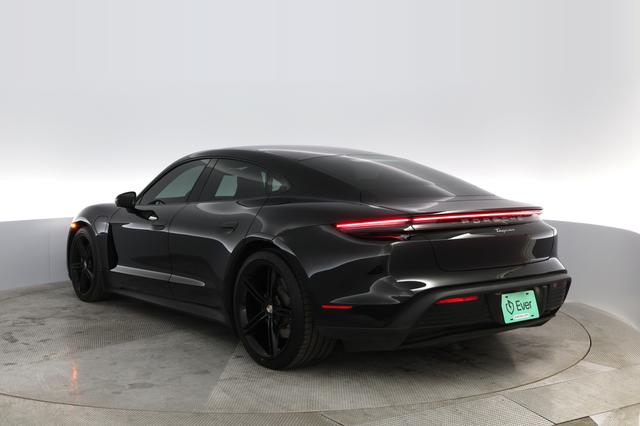 2021 Porsche Taycan — photo 10 of 35
