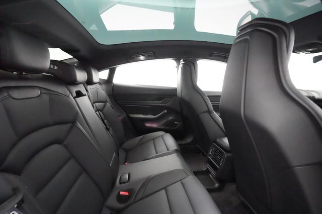 2021 Porsche Taycan — photo 4 of 35