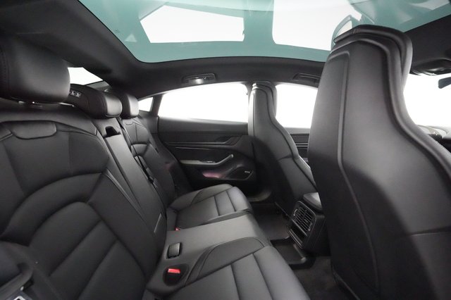 2021 Porsche Taycan — photo 4 of 35