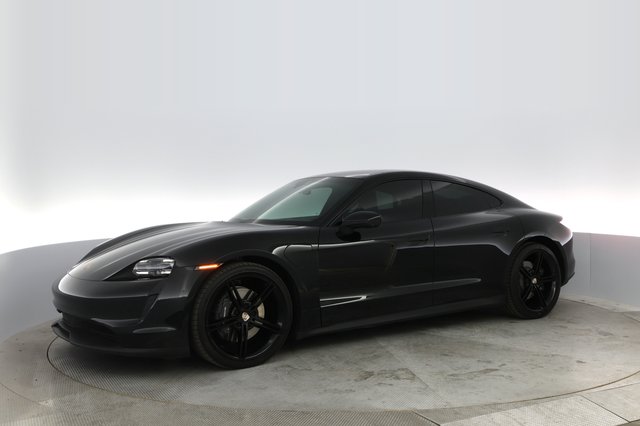 2021 Porsche Taycan — photo 11 of 35