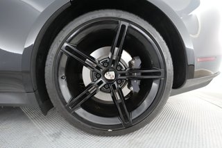 2021 Porsche Taycan — photo 13 of 35