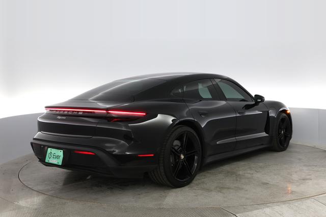 2021 Porsche Taycan — photo 2 of 35