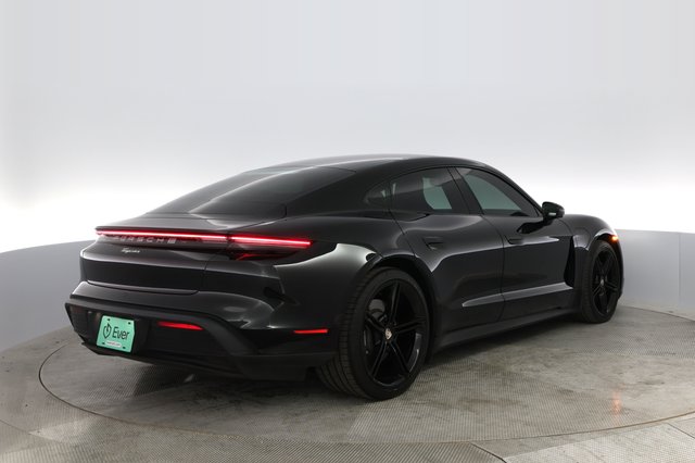 2021 Porsche Taycan — photo 2 of 35