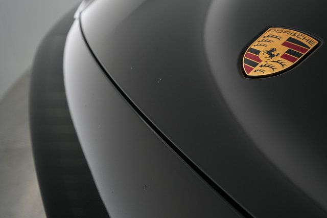 2021 Porsche Taycan — photo 32 of 35