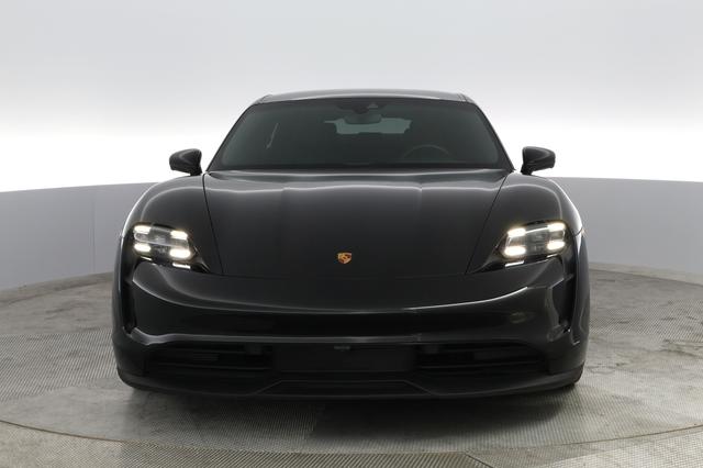 2021 Porsche Taycan — photo 6 of 35