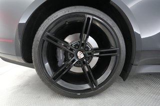 2021 Porsche Taycan — photo 15 of 35