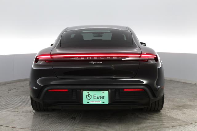 2021 Porsche Taycan — photo 9 of 35