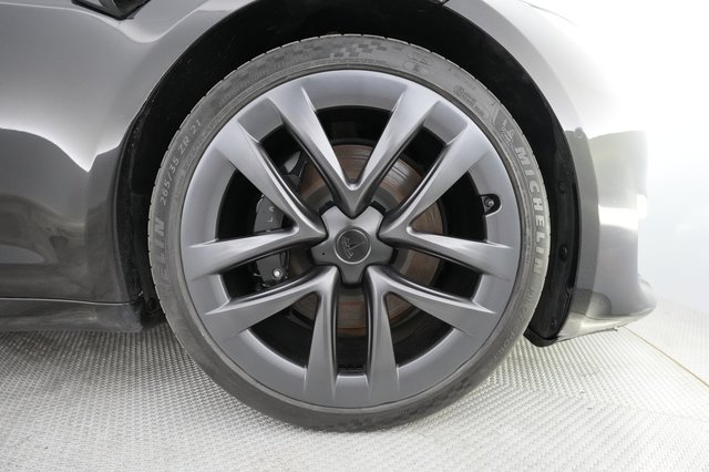 2022 Tesla Model S — photo 13 of 37