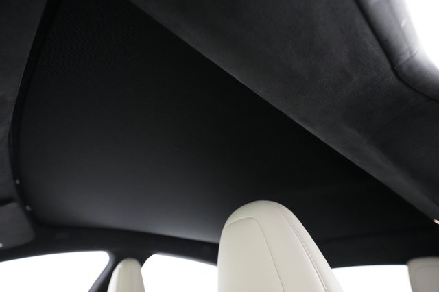 2022 Tesla Model S — photo 18 of 37