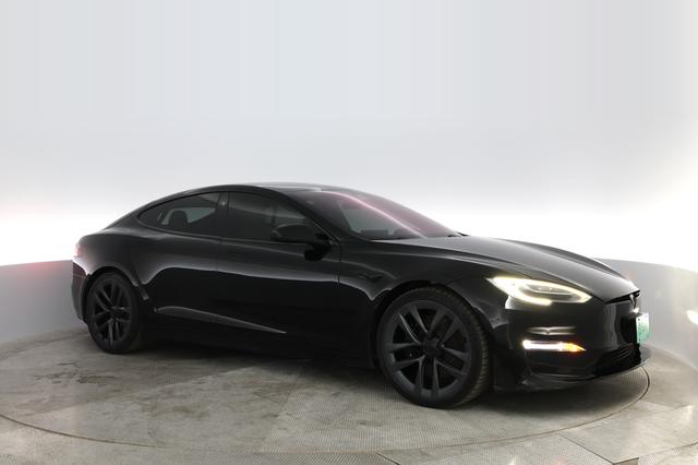 2022 Tesla Model S — photo 7 of 37