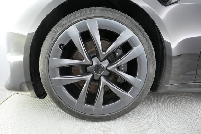 2022 Tesla Model S — photo 11 of 37