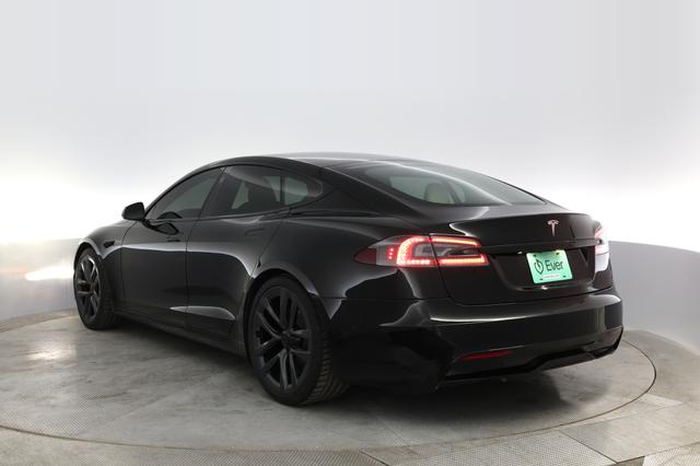 2022 Tesla Model S — photo 9 of 37