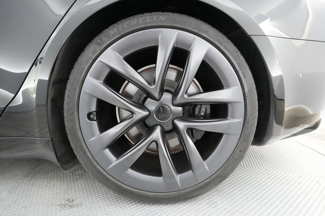 2022 Tesla Model S — photo 12 of 37