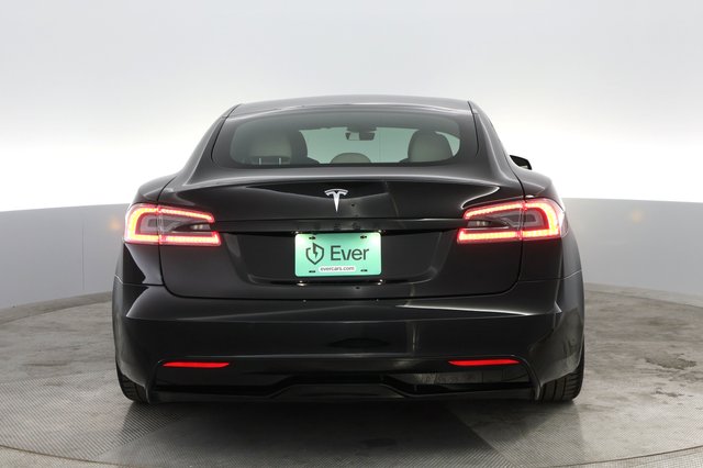 2022 Tesla Model S — photo 8 of 37