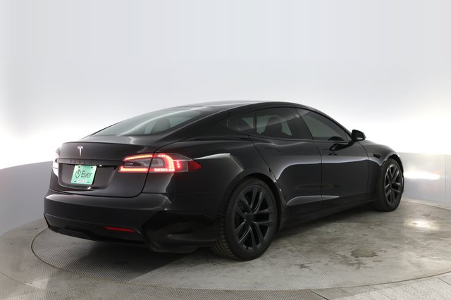 2022 Tesla Model S — photo 2 of 37