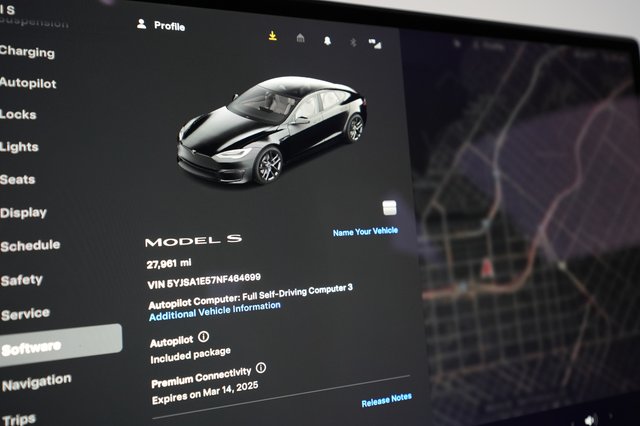 2022 Tesla Model S — photo 4 of 37
