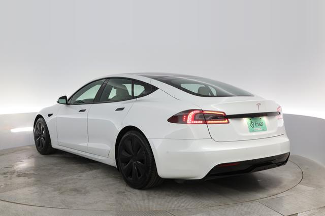 2022 Tesla Model S — photo 10 of 41