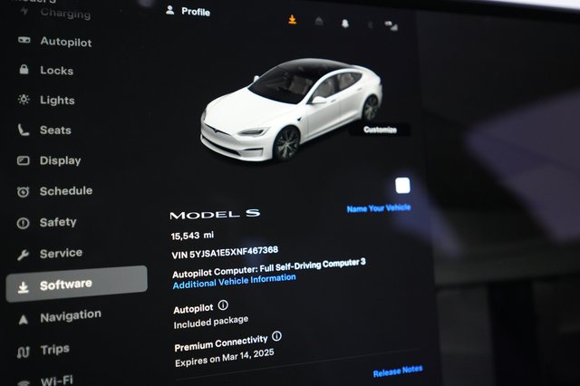 2022 Tesla Model S — photo 5 of 41