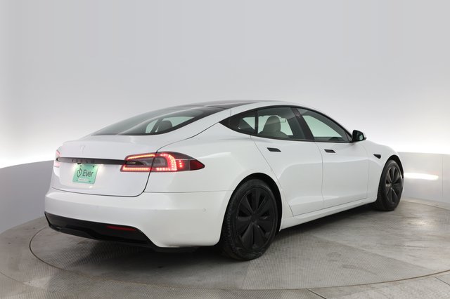 2022 Tesla Model S — photo 2 of 41