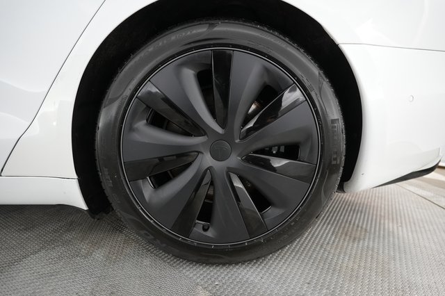 2022 Tesla Model S — photo 13 of 41