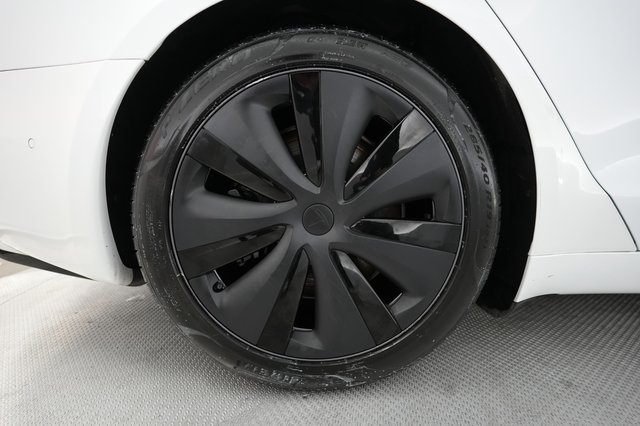 2022 Tesla Model S — photo 15 of 41
