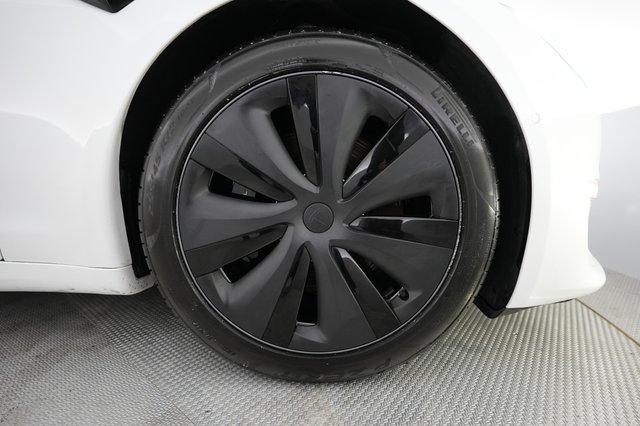 2022 Tesla Model S — photo 14 of 41