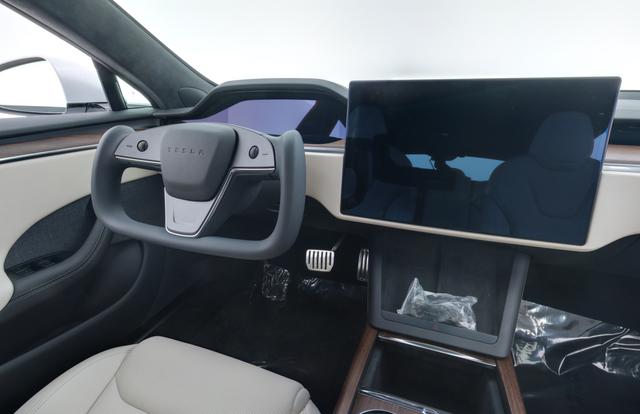 2022 Tesla Model S — photo 3 of 41