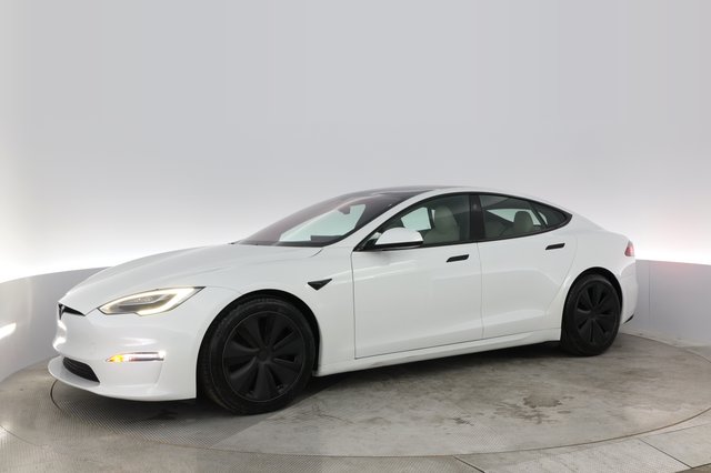 2022 Tesla Model S — photo 11 of 41