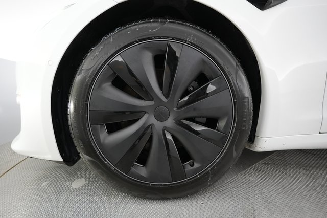2022 Tesla Model S — photo 12 of 41