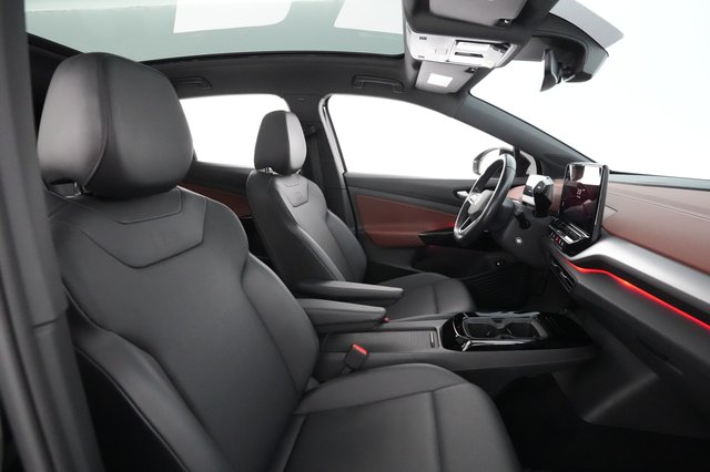 2022 Volkswagen ID.4 — photo 18 of 29