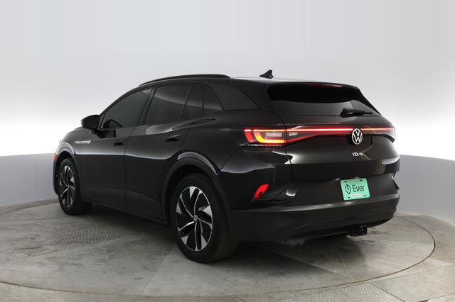 2022 Volkswagen ID.4 — photo 10 of 29