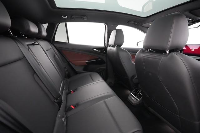 2022 Volkswagen ID.4 — photo 4 of 29