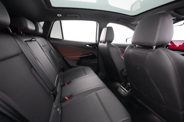 2022 Volkswagen ID.4 — photo 4 of 29