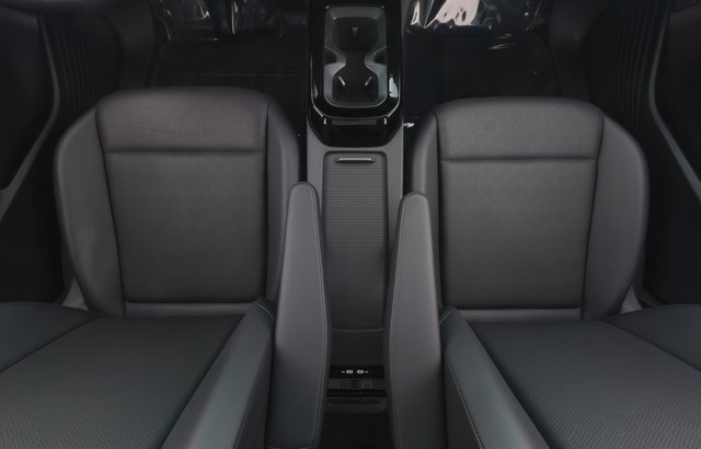 2022 Volkswagen ID.4 — photo 20 of 29