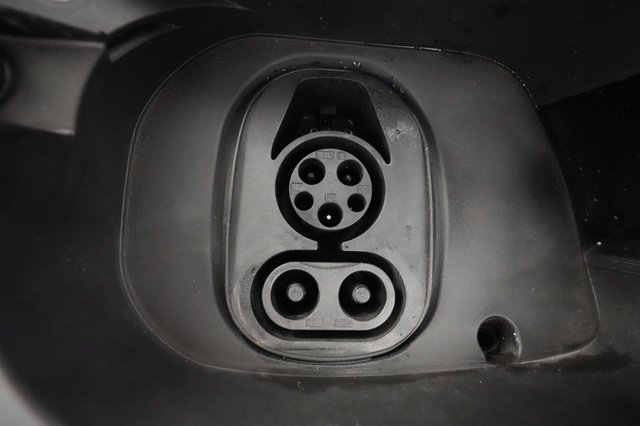 2022 Volkswagen ID.4 — photo 22 of 29