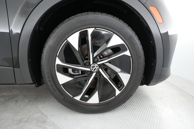 2022 Volkswagen ID.4 — photo 14 of 29